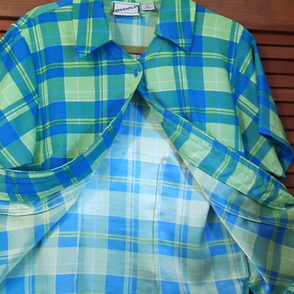 Ladies Top - Picture 2 of 4